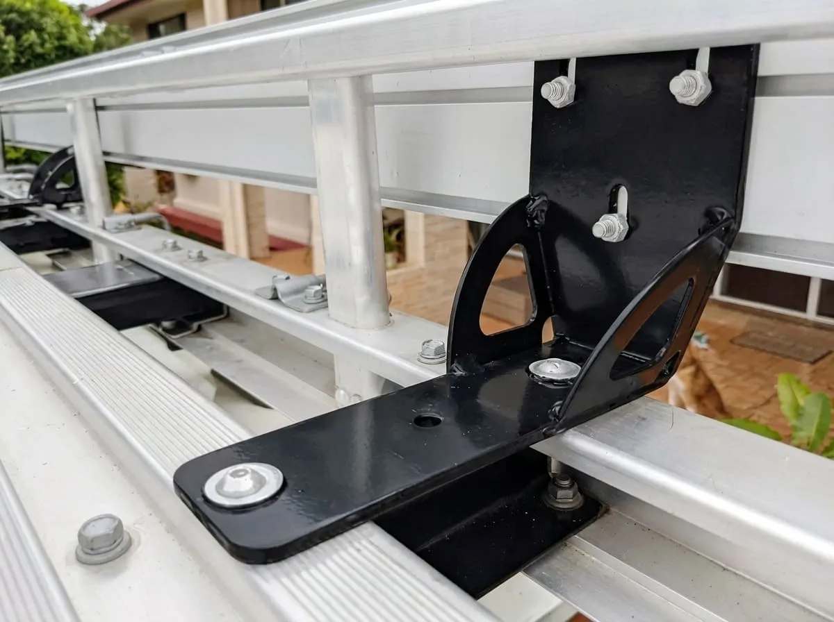 Instalação de suporte para toldo em parede